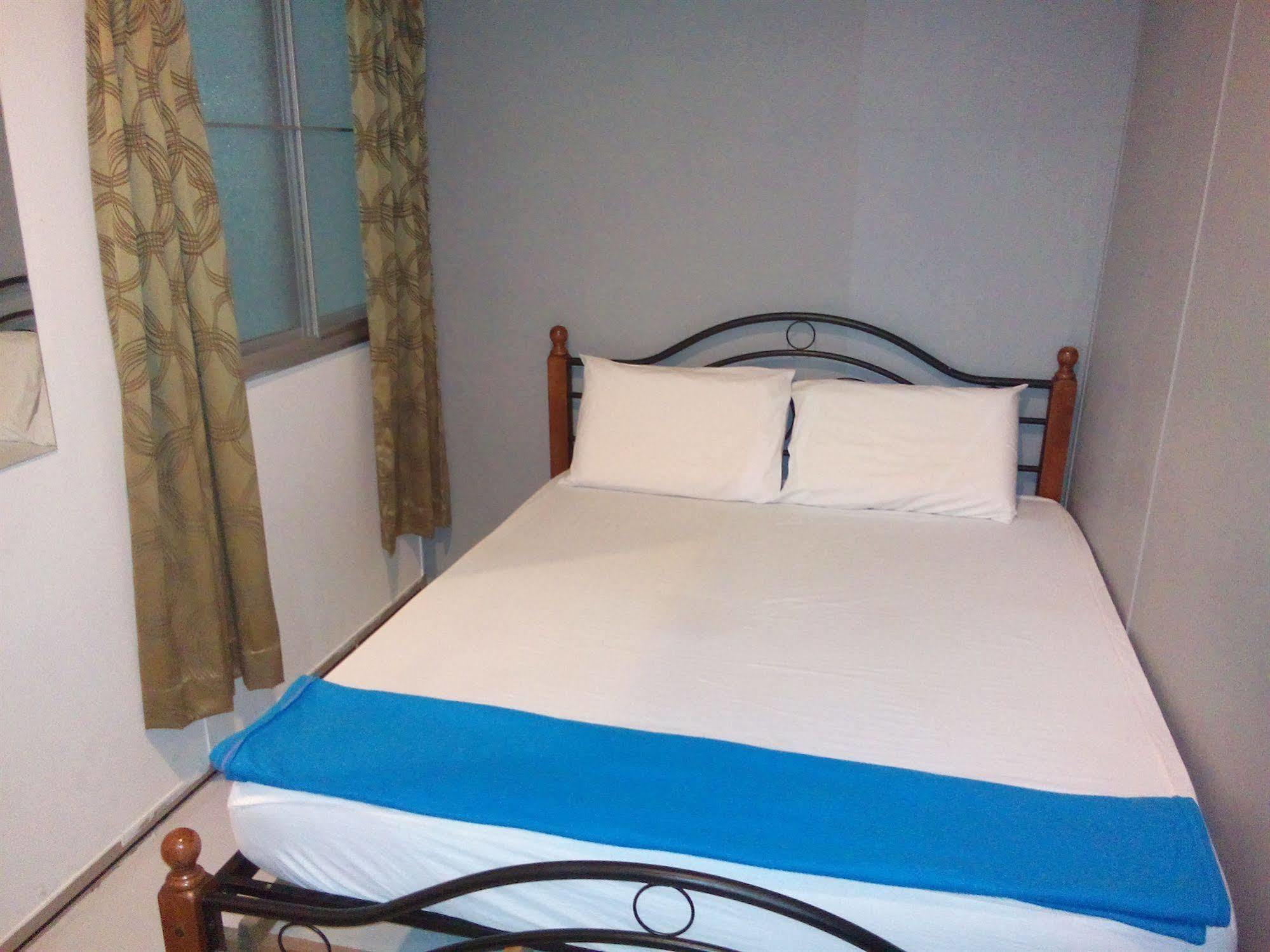 Discovery Cafe And Guesthouse Malacca Екстериор снимка