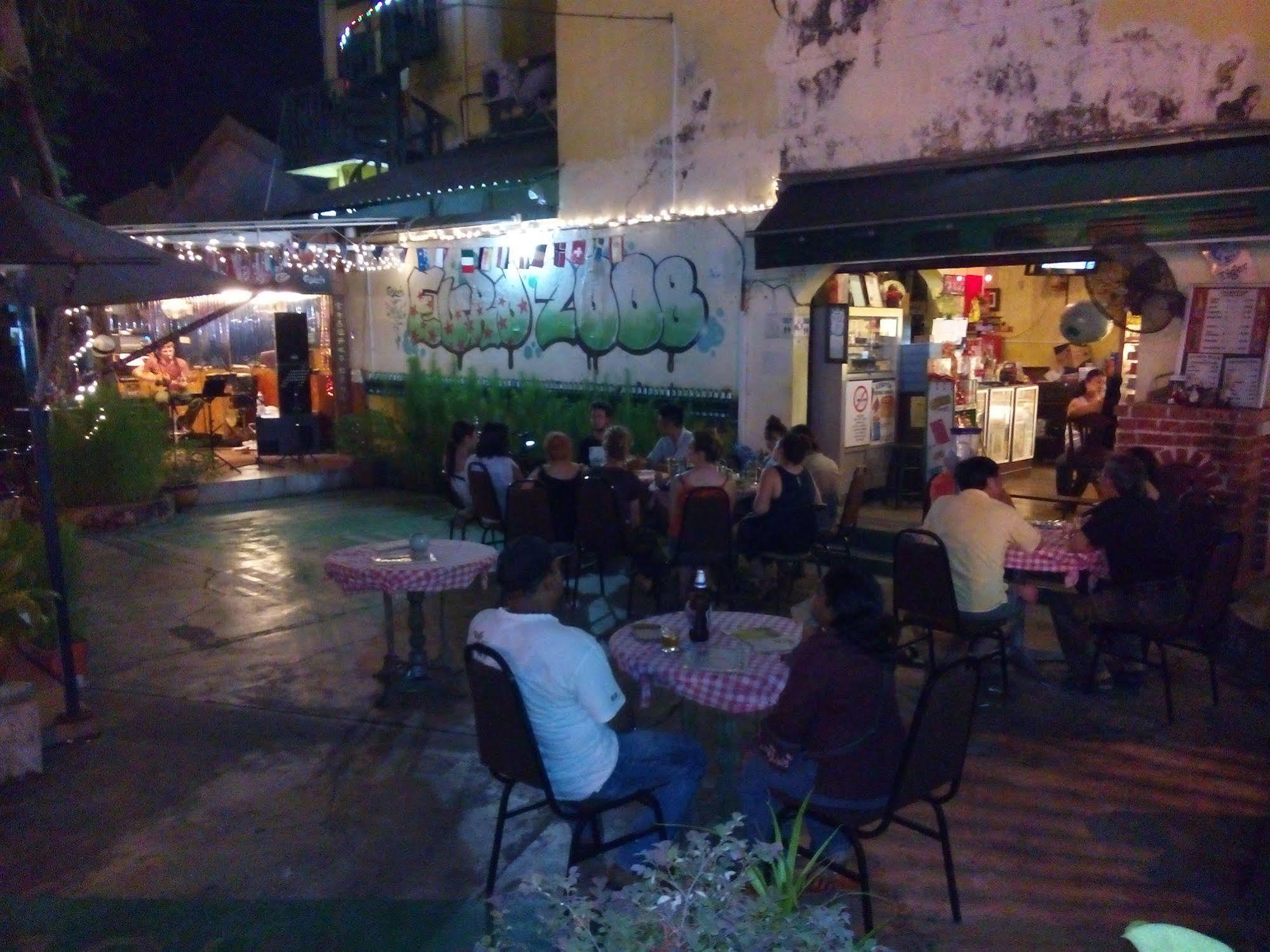 Discovery Cafe And Guesthouse Malacca Екстериор снимка